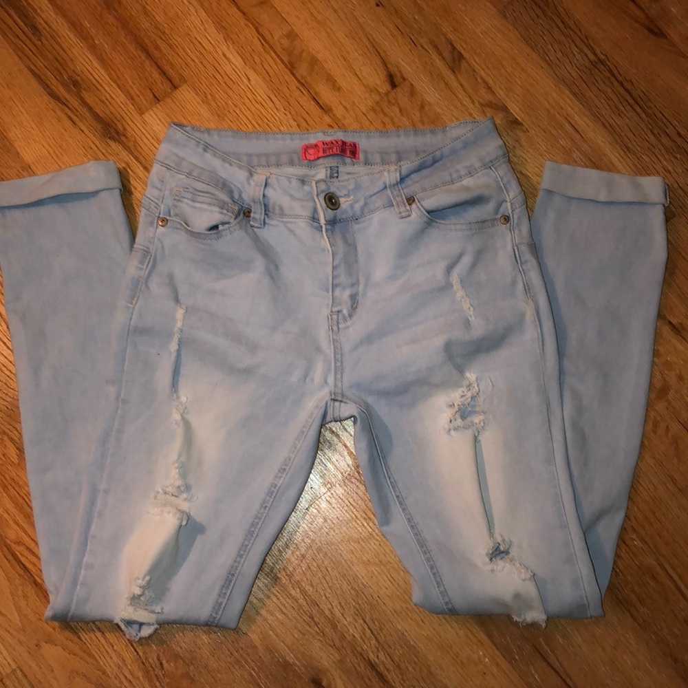 Lighwash blue jeans